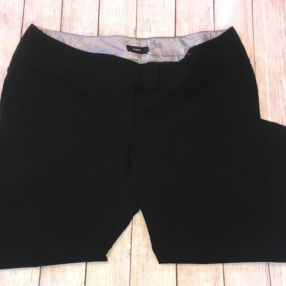 Torrid Women’s Black Rayon Blend 30R EUC cut101063